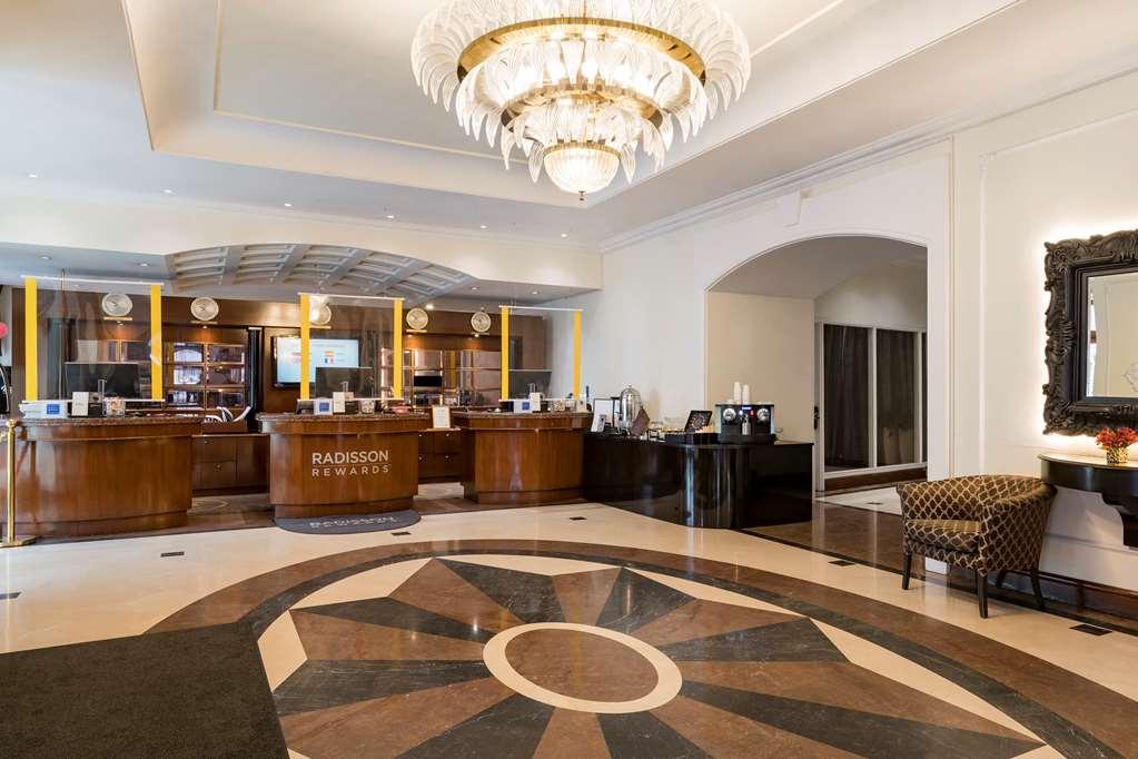 فندق سانت بطرسبرغفي  فندق راديسون رويال المظهر الداخلي الصورة